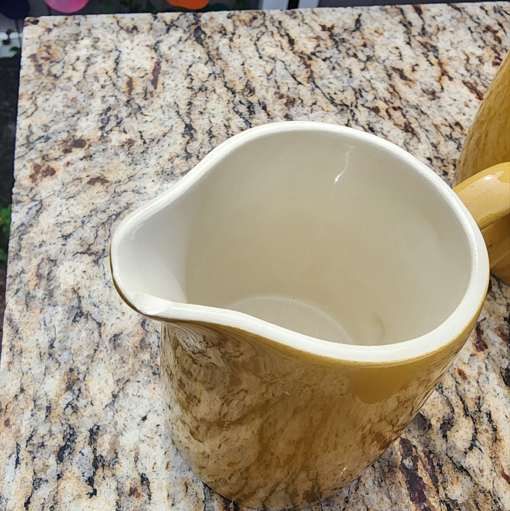 Sheffield Ironstone 70s Yellow Coffee Tea Pot W/ Creamer Cup, Sugar Bowl, & Cups - Picture 5 of 13